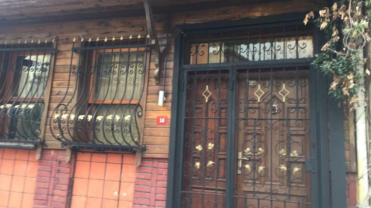 Divan Wooden Guesthouse Istanbul Exterior photo